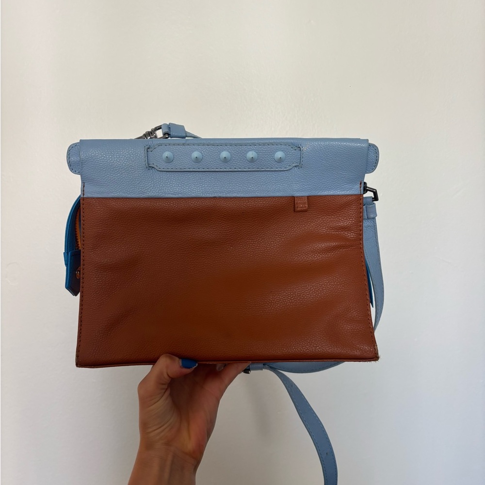 Min and Mon Vali small crossbody Two-Tone Leather Bag in Light Blue and Brown